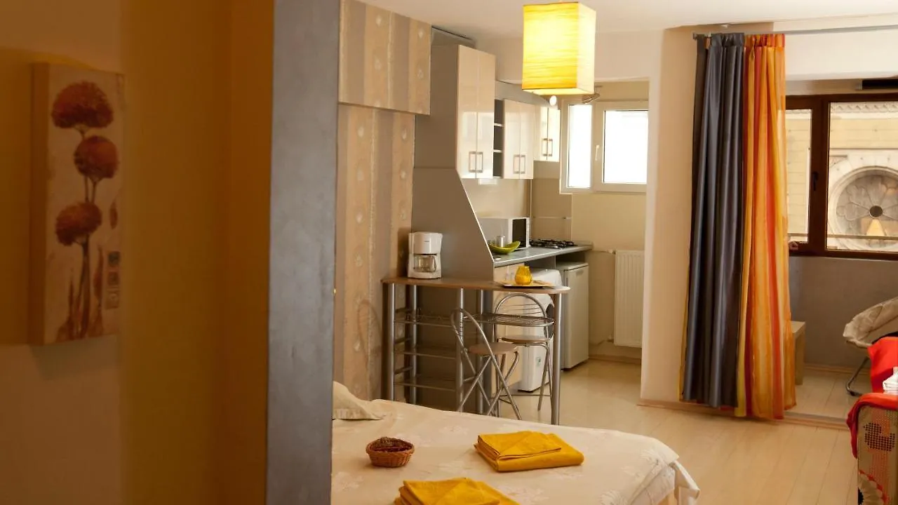 דירה בוקרשט Rainbow Accommodations רומניה