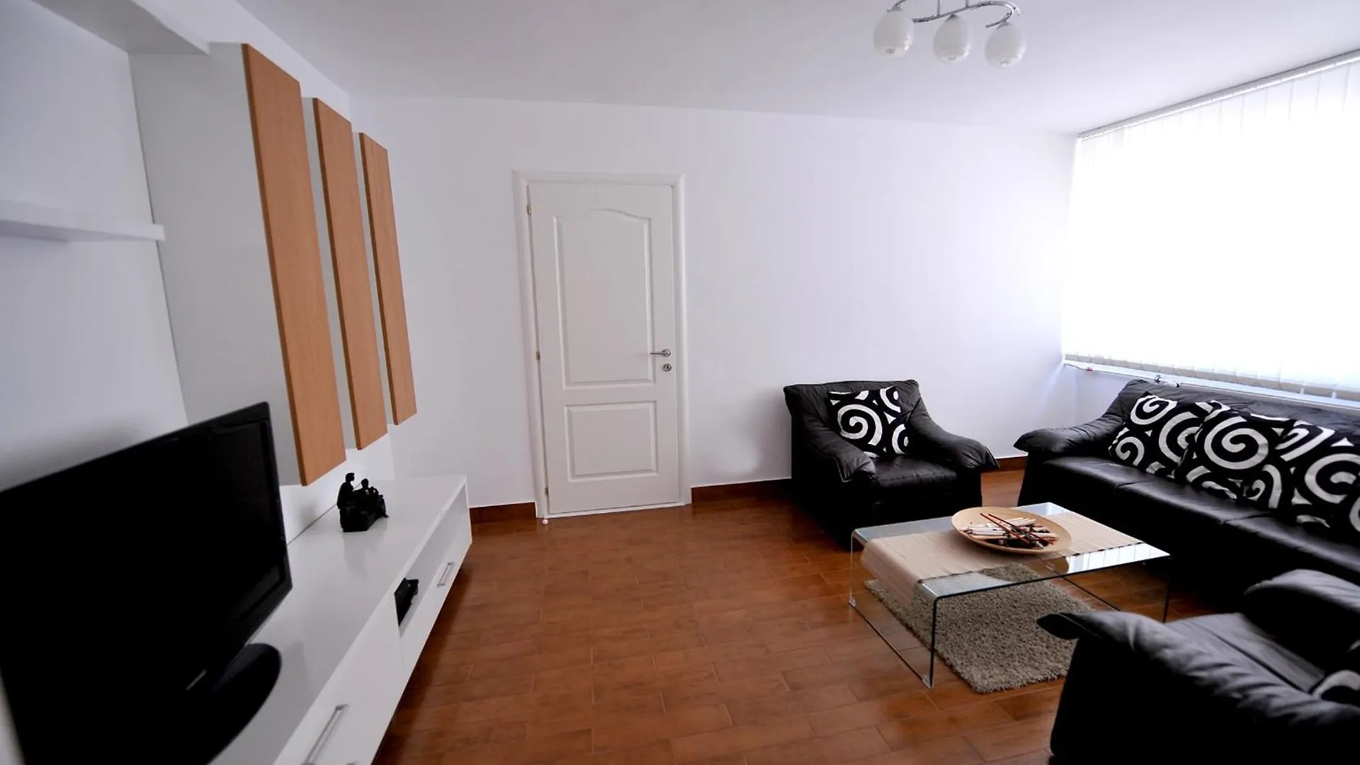 Rainbow Accommodations Bucharest Apartment